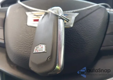 2017 Cadillac Xt5 Luxury z USA, uszkodzony, nr VIN 1GYKNDRS8HZ323767